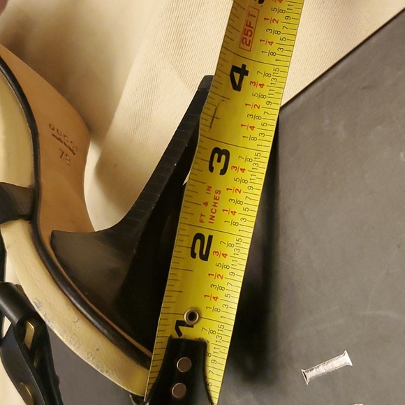 Gucci Leather Sandals - Picture 10 of 12